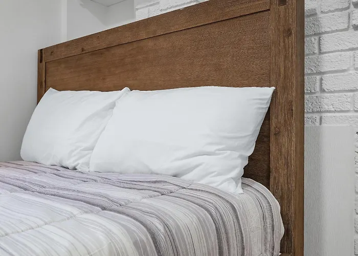 Shadyside 1e Bright And Modern Private Bedroom With Shared Bathroom